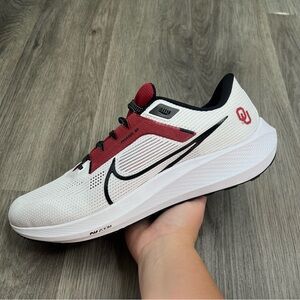 NEW‎ Nike Air Zoom Pegasus 40 Oklahoma Sooners White DZ5984-100 Men's Size 15